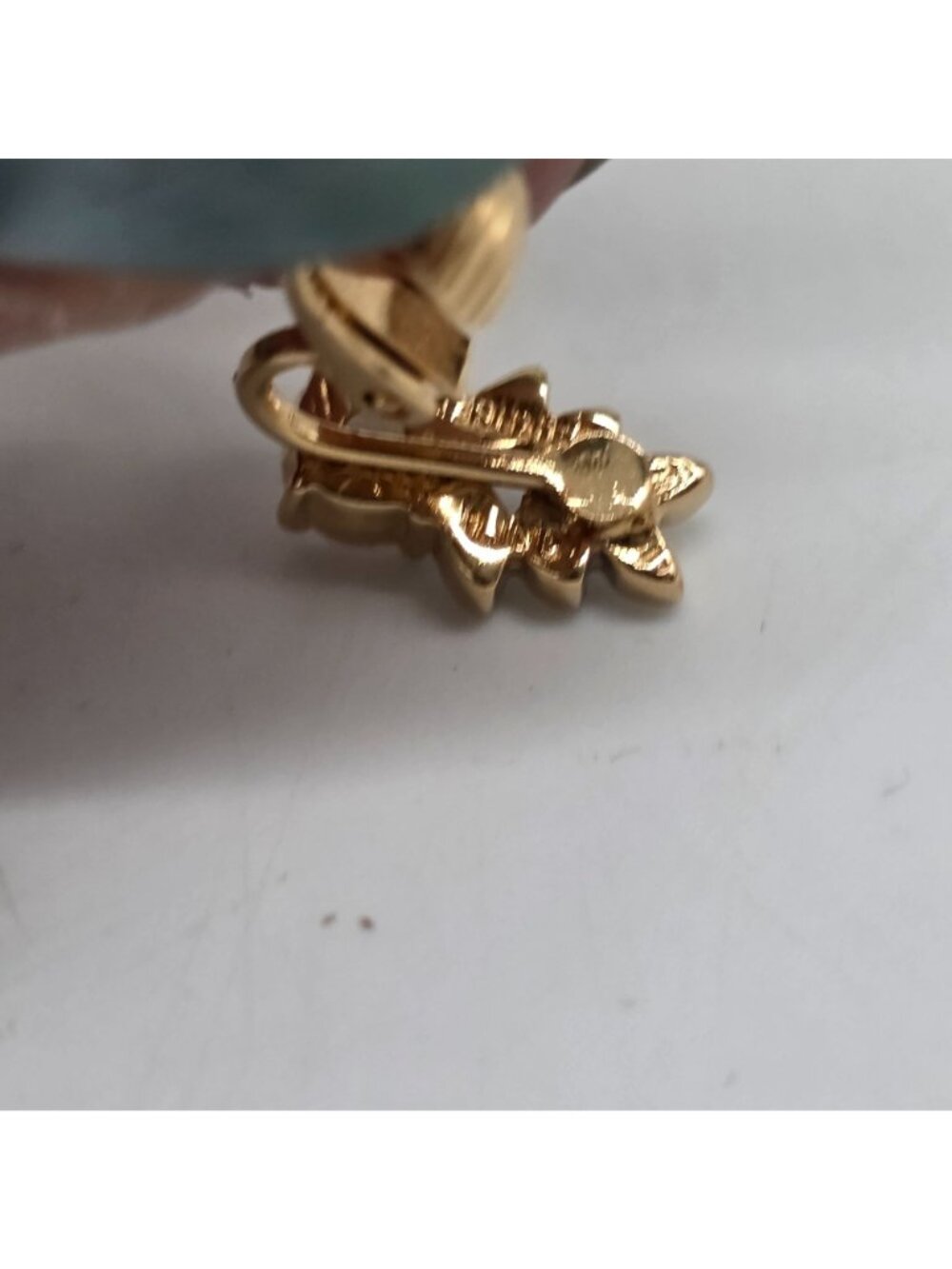 14K HGE Gold Plated Cubic ZirconiaPost Earrings Floral Leaf by Lind Vintage - Picture 8 of 9